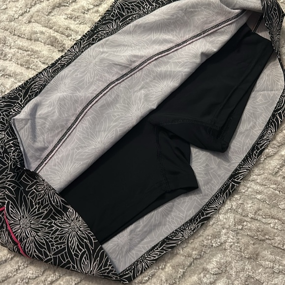 Prince Tennis Skirt Size S NEW Black White Floral with Hot Pink Details Shorts - Picture 4 of 6